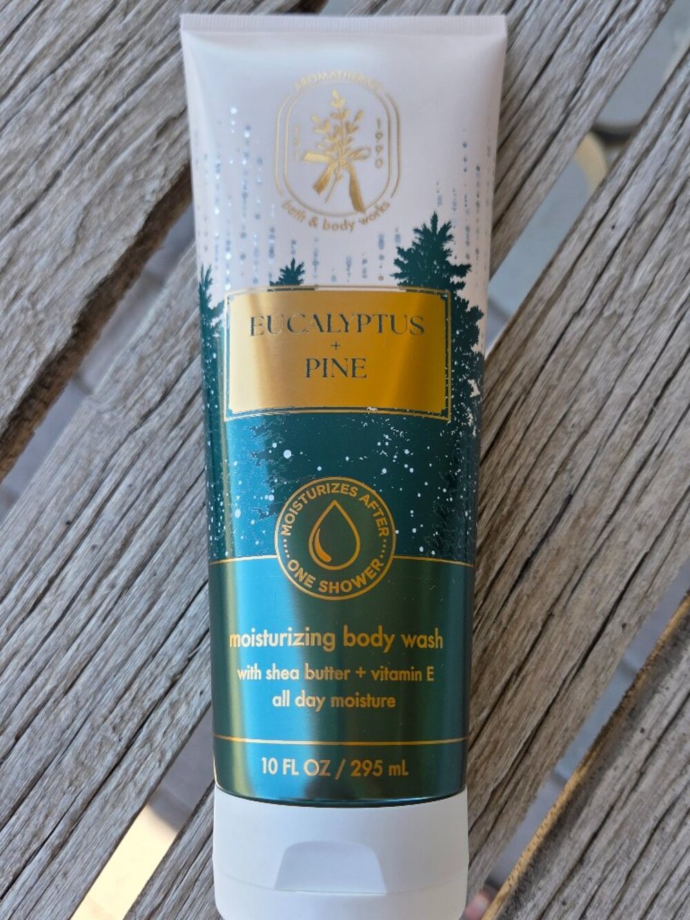 Bath & Body Works 10 oz Full Size "Eucalyptus + Pine" NEW Moisturizing Body Wash